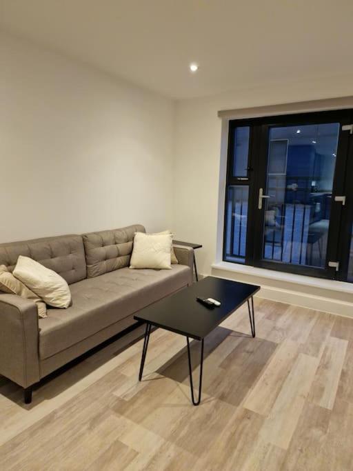 Modern-New Build Apartment In Birmingham Ngoại thất bức ảnh