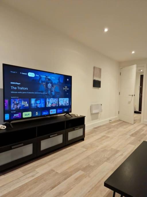 Modern-New Build Apartment In Birmingham Ngoại thất bức ảnh