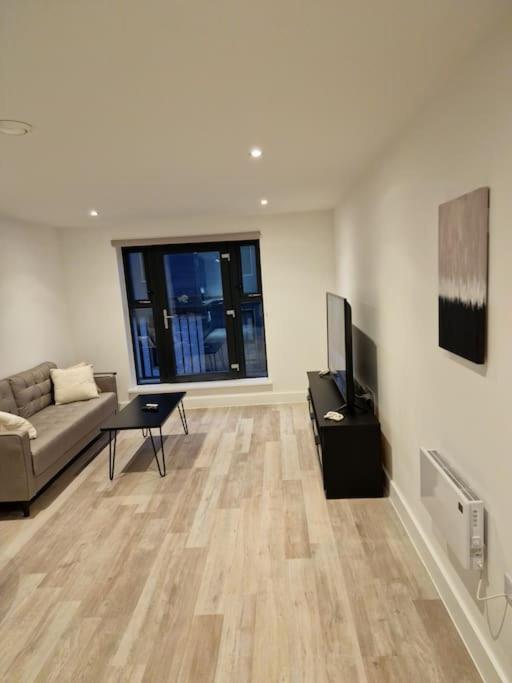 Modern-New Build Apartment In Birmingham Ngoại thất bức ảnh